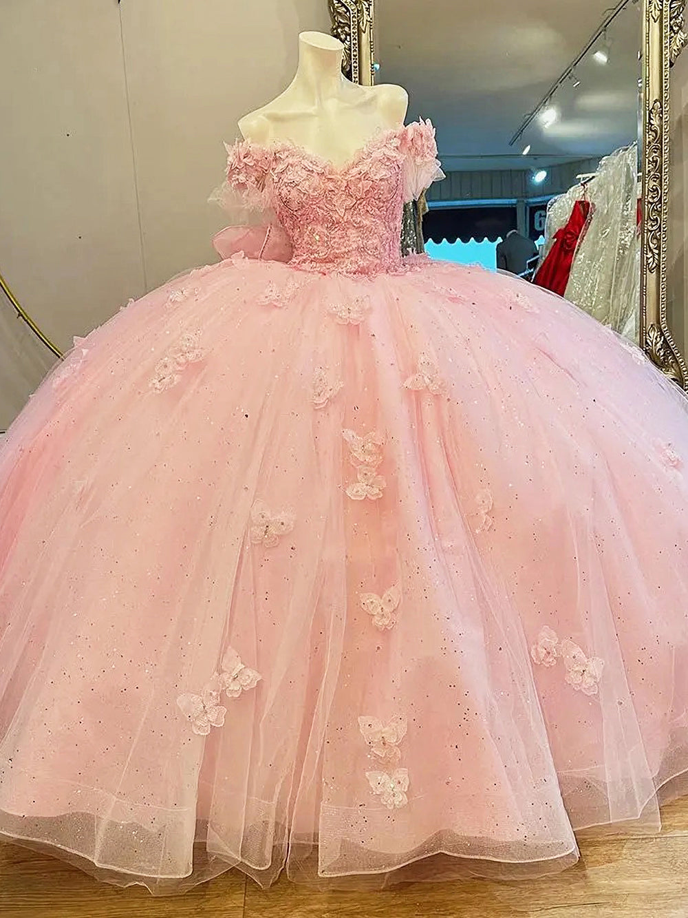 Chic & Cute Ball Gown Off Shoulder 3D Butterfly Lace Appliques Bow Knot Pink Tulle Quinceanera Dress Princess Party Gown for Sweet 16