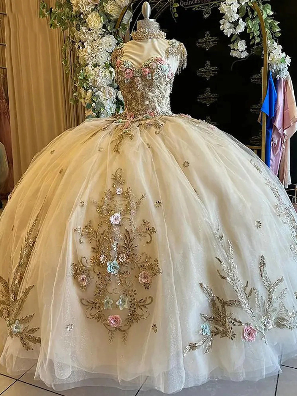 Elegant & Luxury Ball Gown Sweetheart Neck 3D Flowers Lace Appliques Beaded Bow Knot Champagne Tulle Quinceanera Dress Birthday Party Gown for Sweet 16