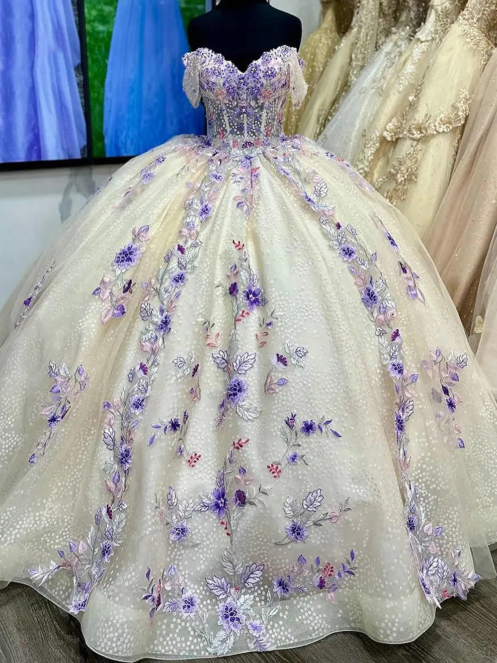 Gorgeous Ball Gown Off Shoulder Beaded Floral Lace Appliques Princess Birthday Party Gown Quinceanera Dress for Sweet 16