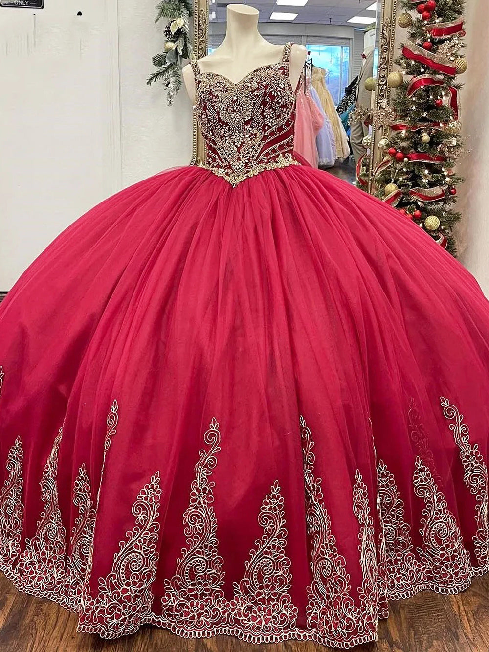 Luxury & Gorgeous Ball Gown Sweetheart Neck Spaghetti Straps Flower Lace Appliques Beaded Red Tulle Quinceanera Dress Princess Birthday Party Gown for Sweet 16