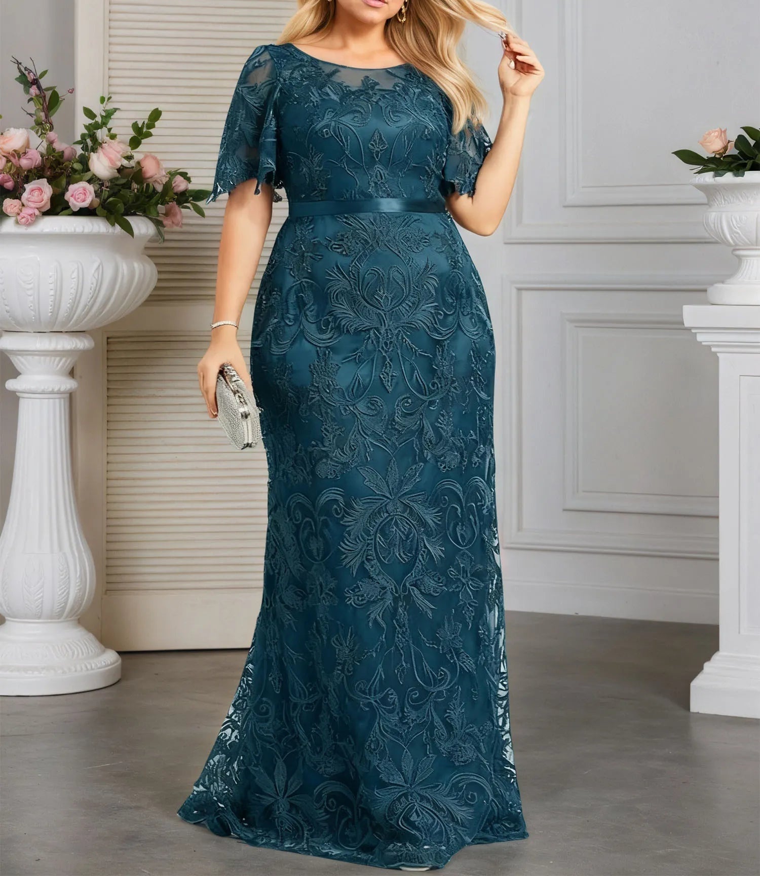 A-line Scoop Neck Floor-Length Lace Evening Dress With Appliques