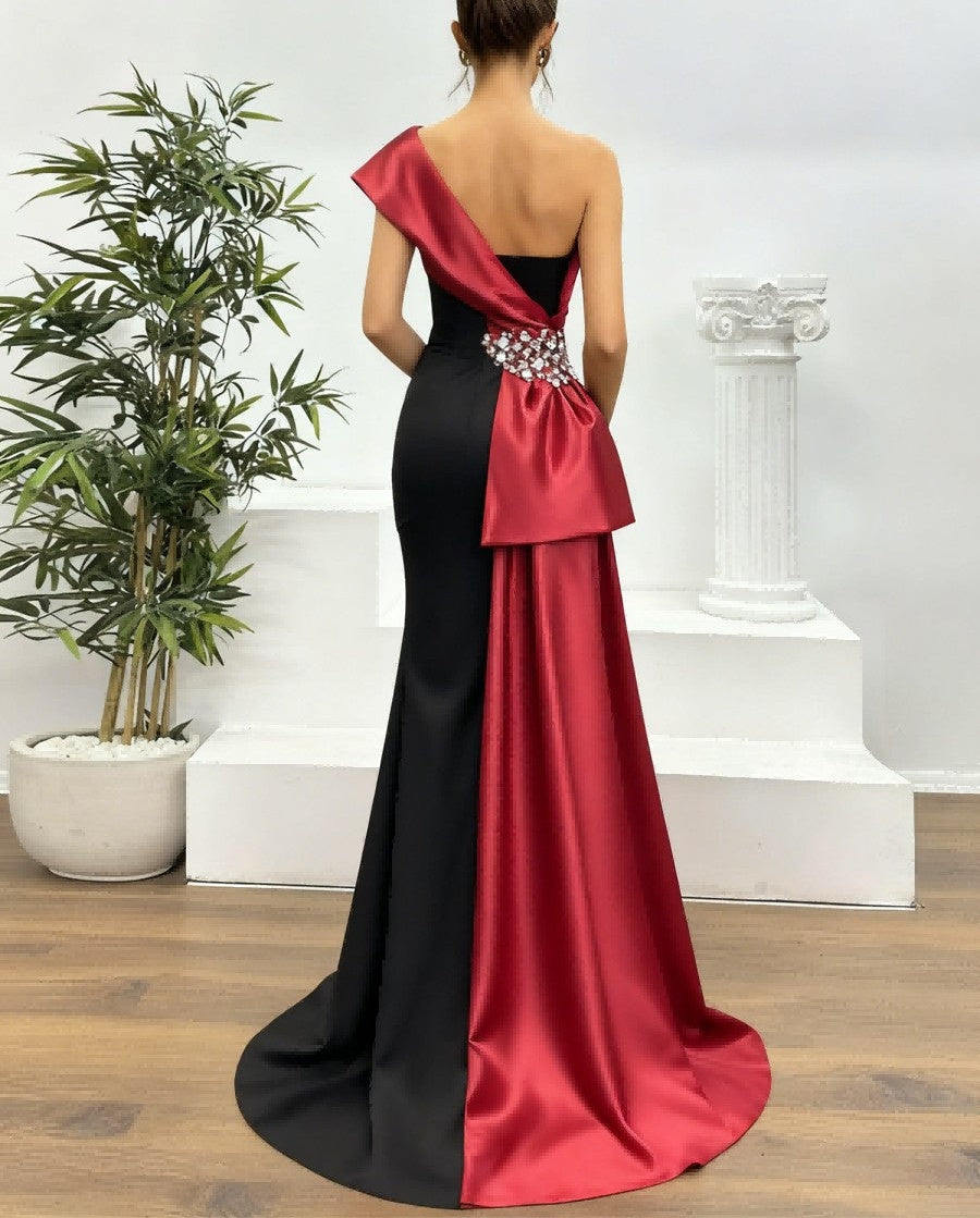 A Line/Princess One Shoulder Floor-Length Prom Dresses with Appliques