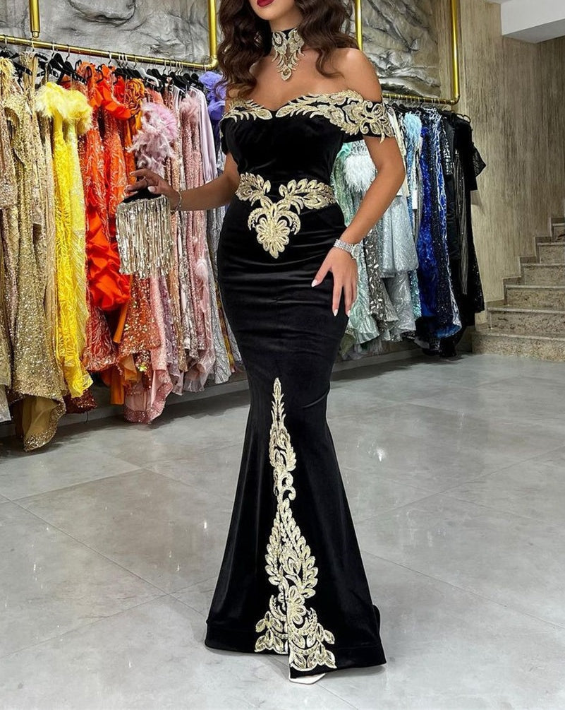 Chic Off-the-Shoulder Mermaid Black Prom Dresses with Appliques