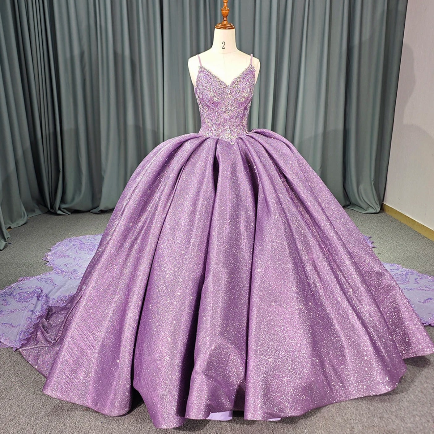 Glamorous & Glitter Ball Gown V Neck Spaghetti Straps 3D Floral Lace Appliques Sweep Train Purple Tulle Princess Quinceanera Dress for Sweet 16