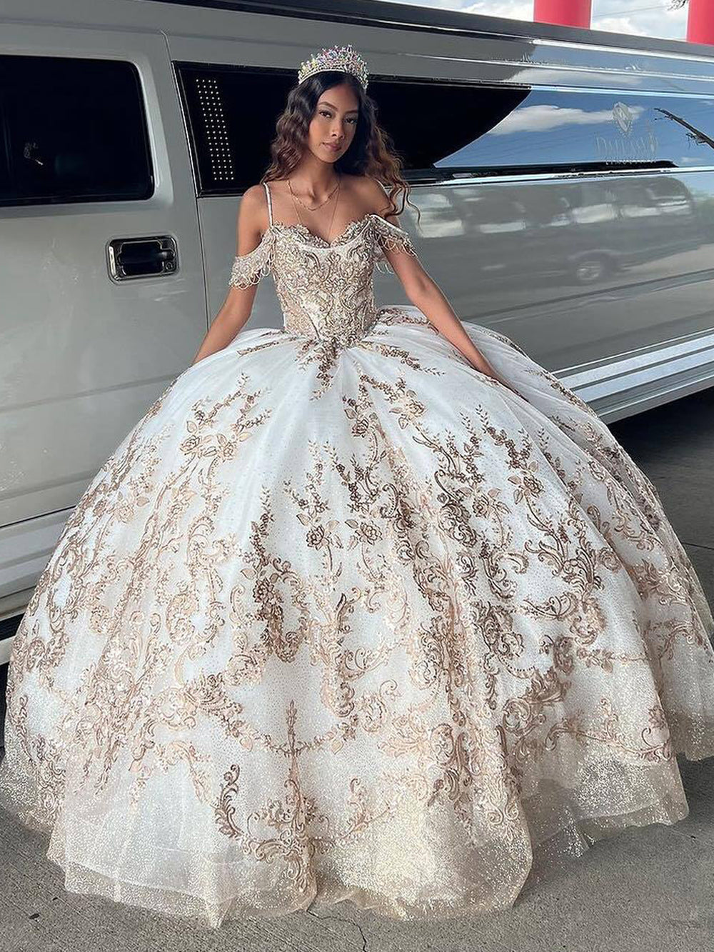 Luxury & Glitter Ball Gown Off Shoulder Lace Appliques Beaded Tulle Princess Birthday Party Gown Quinceanera Dress for Sweet 16