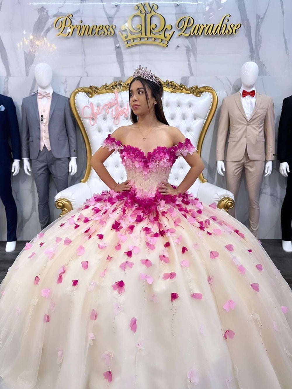 Luxury Ball Gown Off Shoulder Flowers Appliques Beaded Tulle Quinceanera Dress for Sweet 16