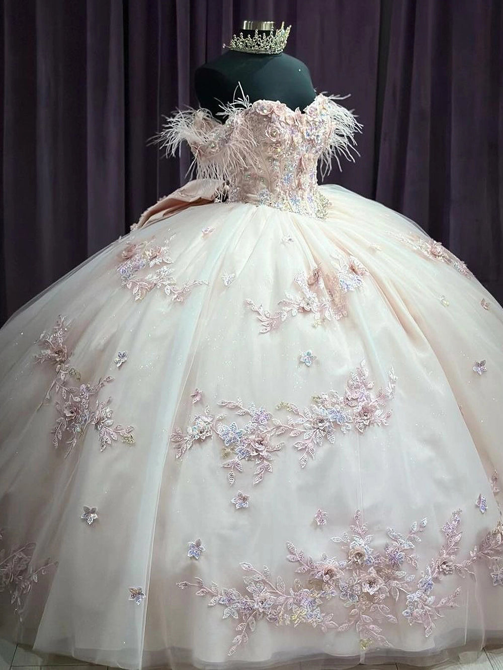 Ball Gown Off Shoulder Feather Flowers Lace Appliques Beaded Bow Knot Quinceanera Dress Princess Birthday Party Gown for Sweet 16