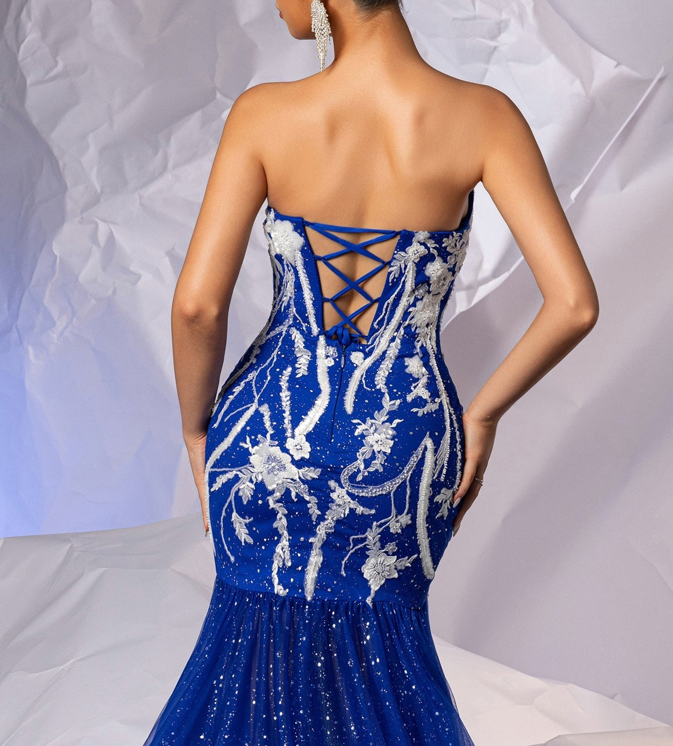 Sexy Deep V-Neck Sheer Embroidery Mermaid Prom Dress - Royal Blue