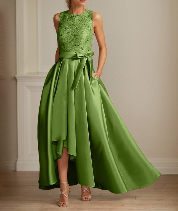 A-Line/Princess Jewel Neck Sleeveless Mother Of The Bride Dresses With Pleats Lace