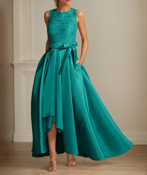 A-Line/Princess Jewel Neck Sleeveless Mother Of The Bride Dresses With Pleats Lace
