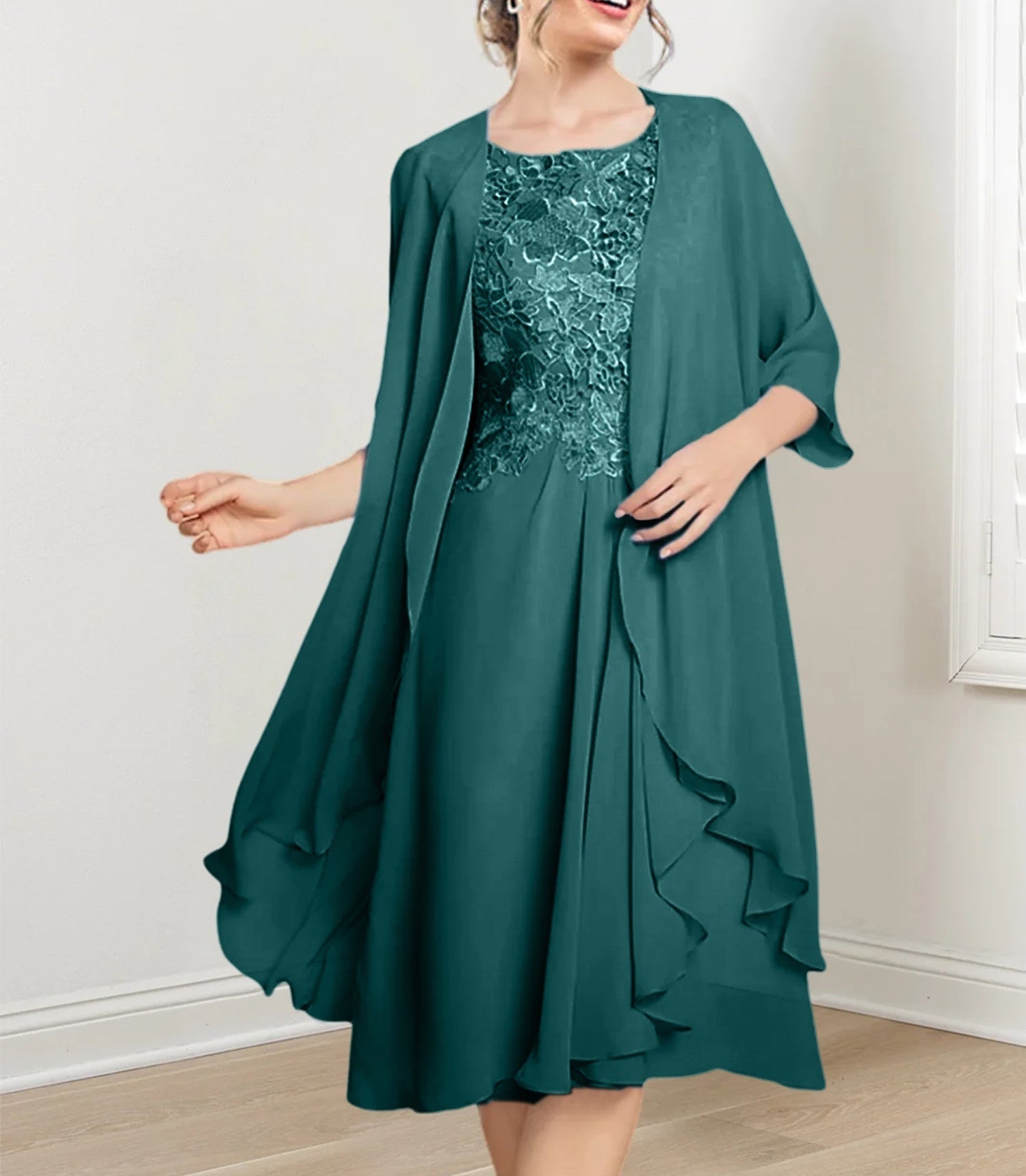 A-Line/Princess Scoop Knee-Length Mother of the Bride Dresses