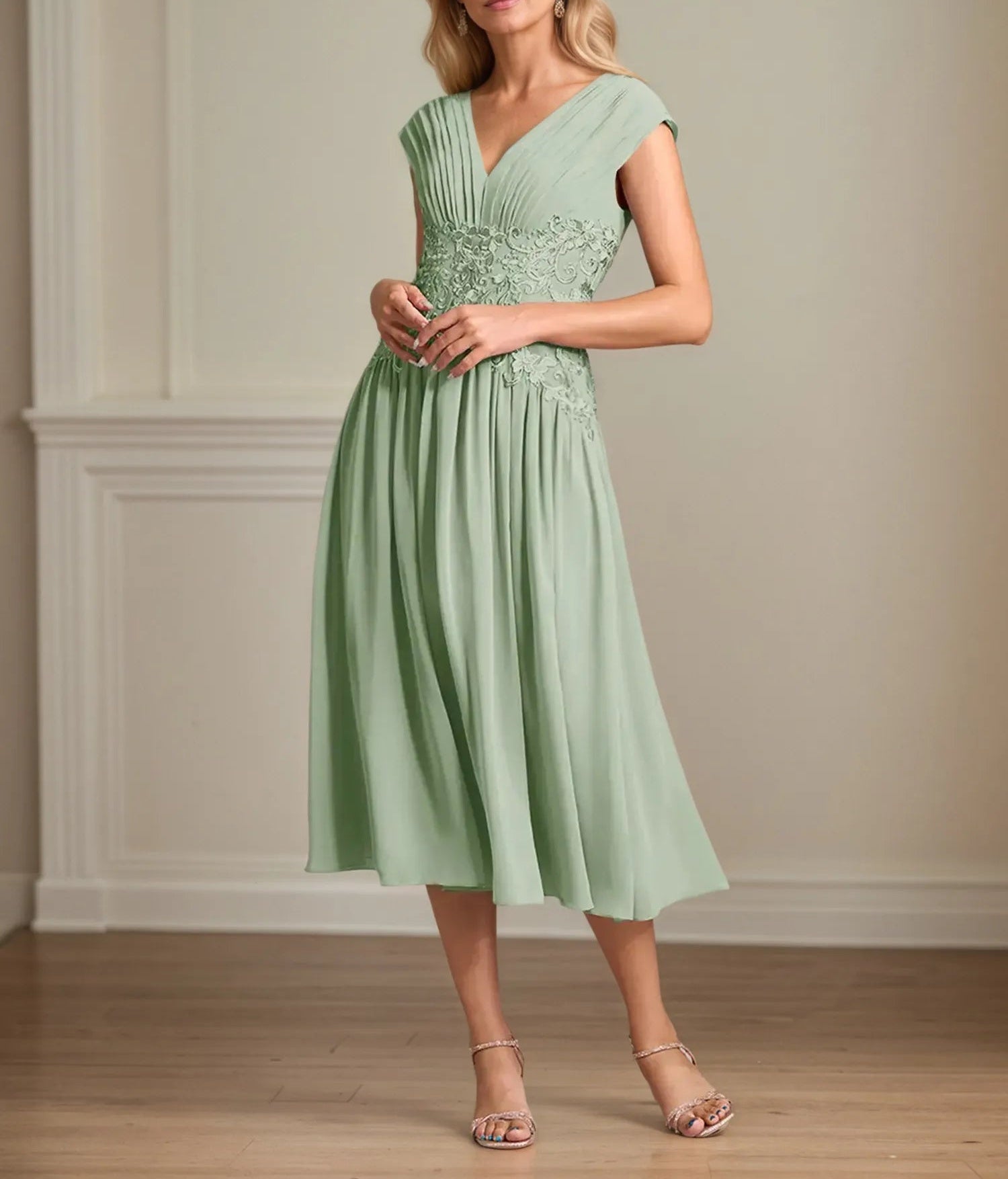 A Line V Neck Sleeveless Chiffon Mother of the Bride Dress With Appliques