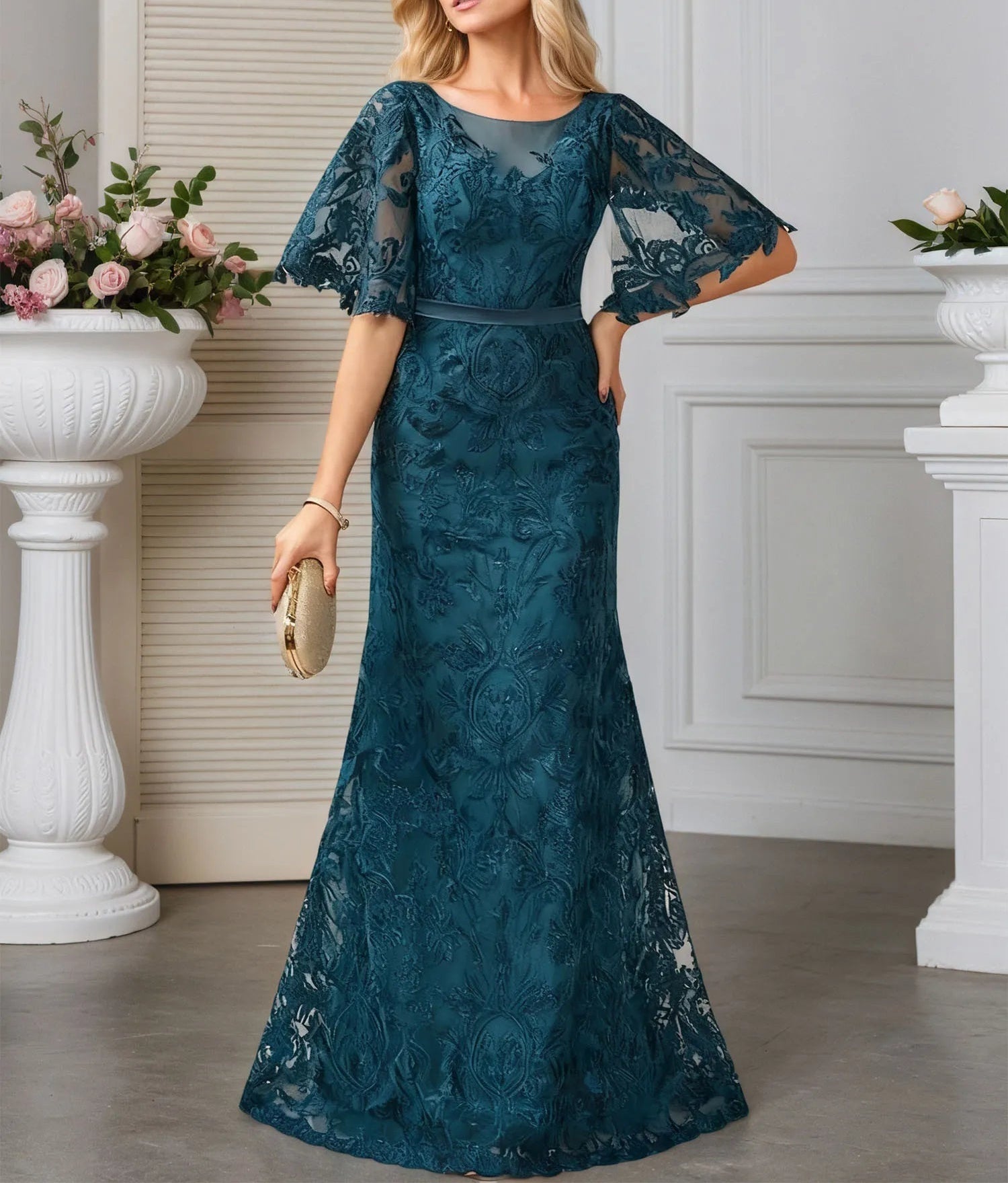A-line Scoop Neck Floor-Length Lace Evening Dress With Appliques