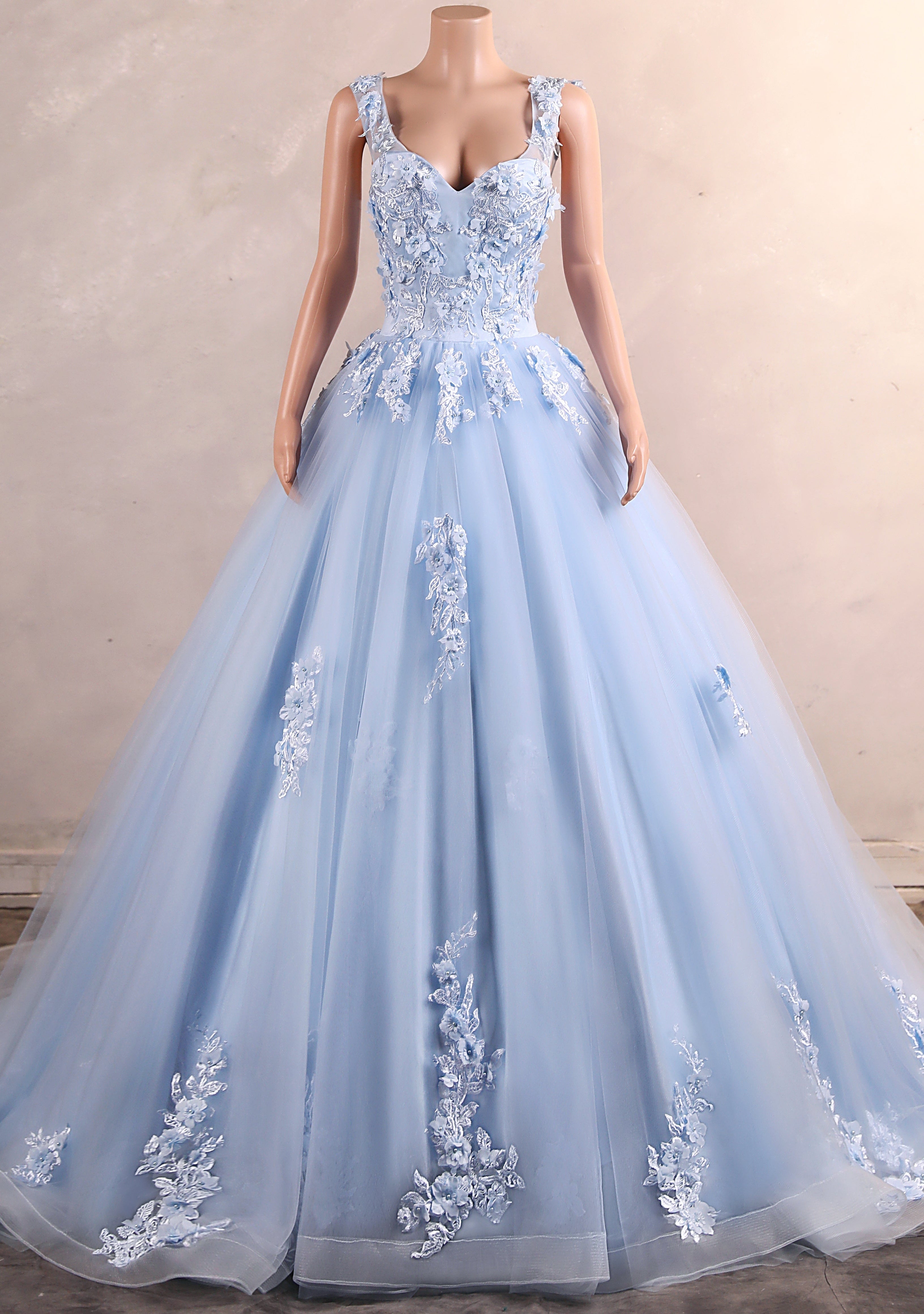 Light Blue Staps Lace Appliques Sleeveless Ball Gown Tulle Prom Dresses