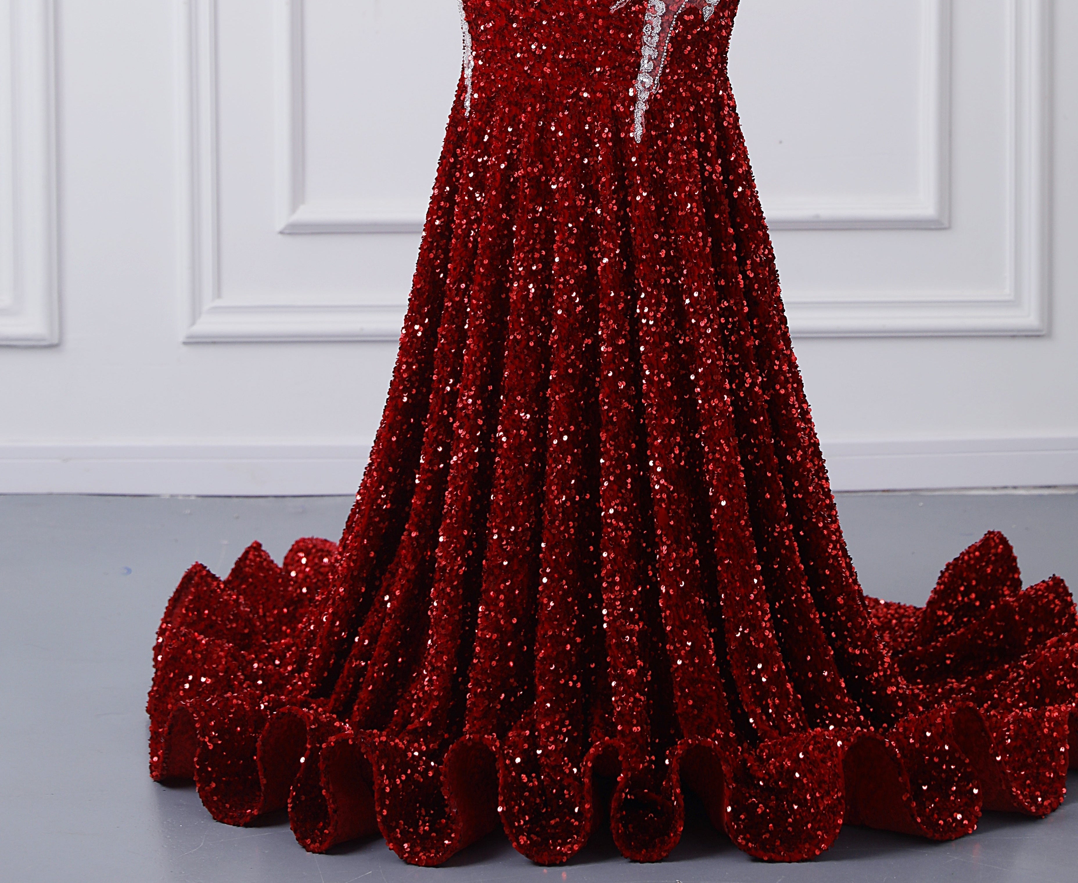Luxury Burgundy Sequin Mermaid Silver Beaded Court Trian Criss Cross Prom Dresses