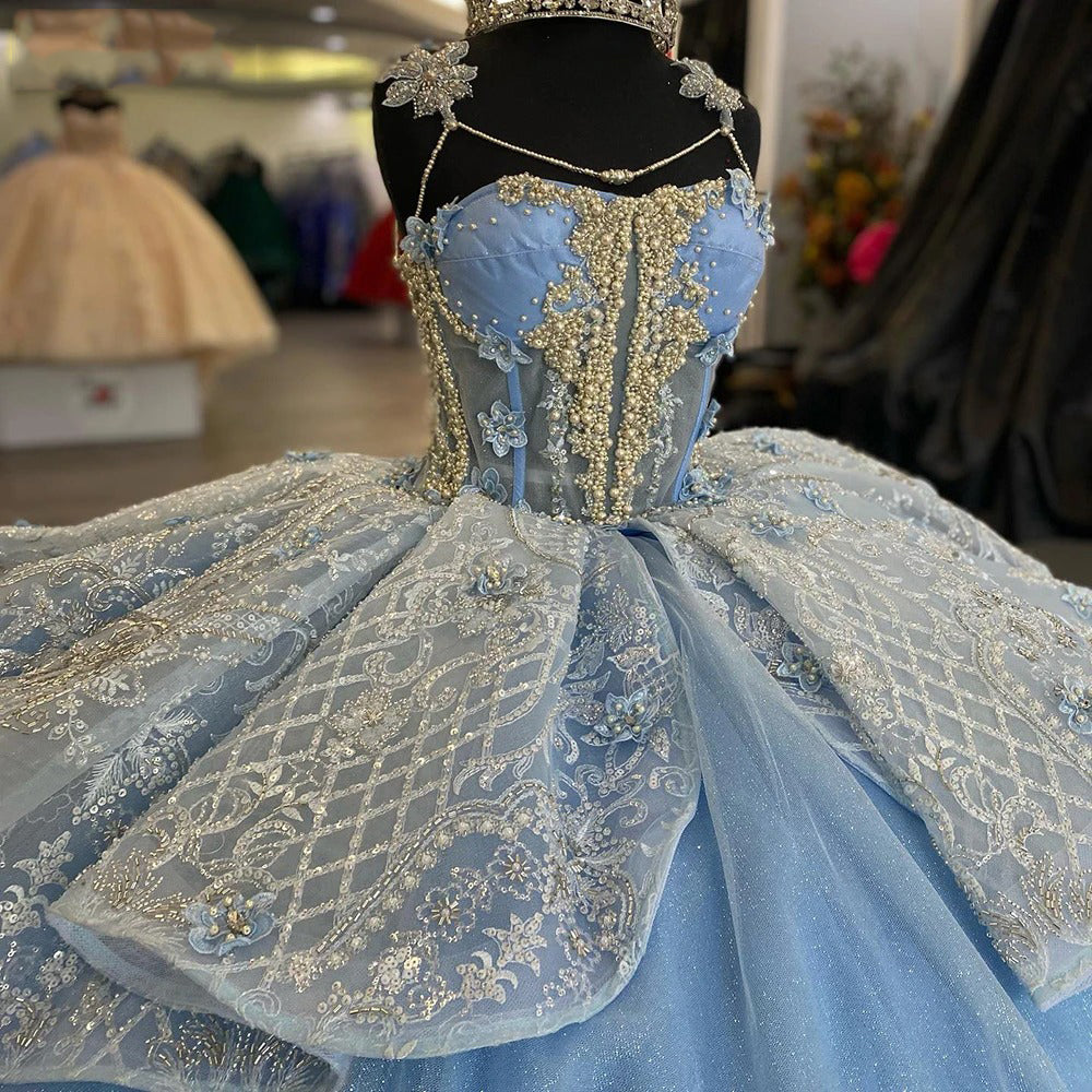 Elegant Ball Gown Strapless Sleeveless Flower Lace Appliques Beaded Sky Blue Tulle Princess Gown Quinceanera Dress for Sweet 16